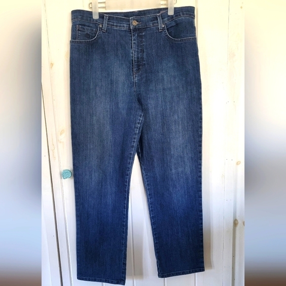 Gloria Vanderbilt Amanda Stretch 5 Pocket Jean - Picture 1 of 8